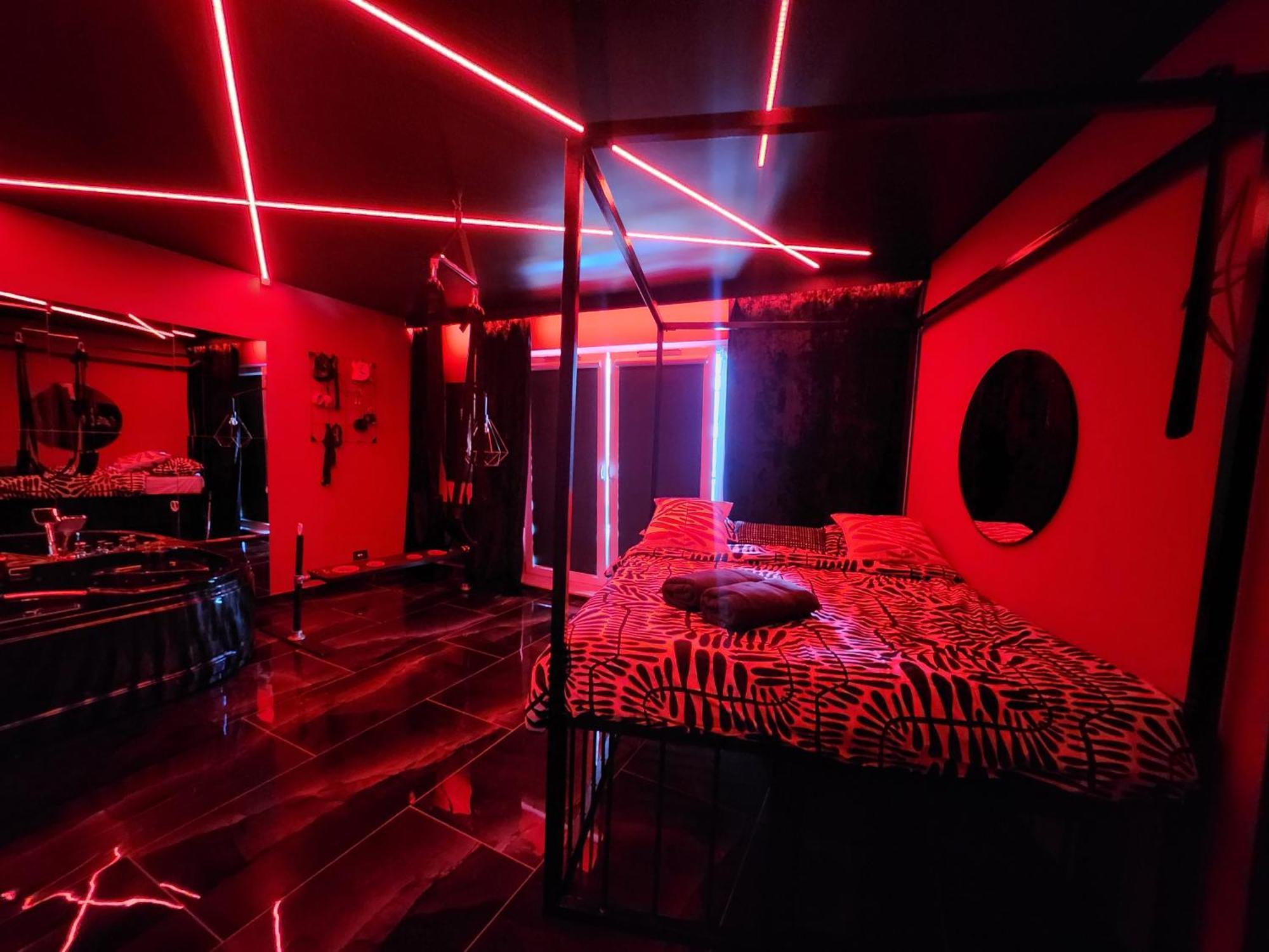 Jacuzzi Red Apartment Gdansk Centrum — Photos 2